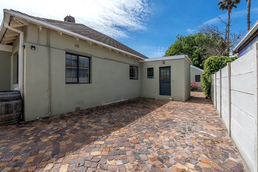 To Let 1 Bedroom Property for Rent in Pinelands Western Cape